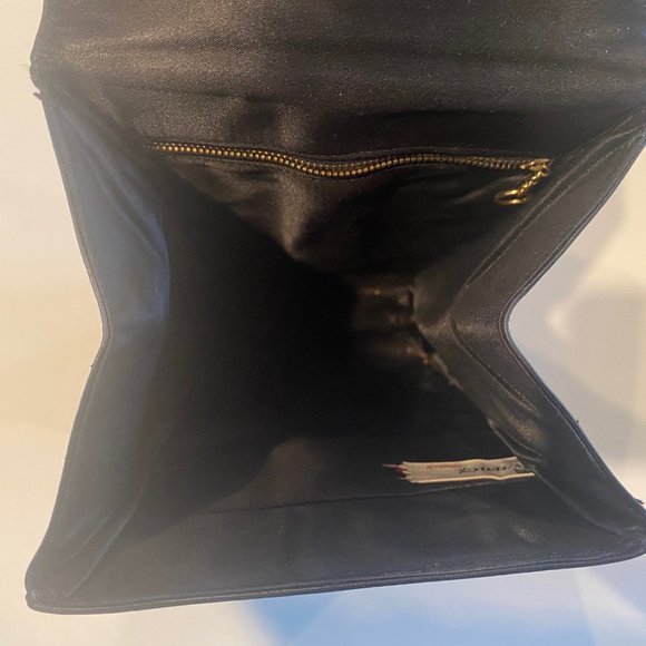 ADORABLE BLACK VINTAGE LENNOX PURSE! Unique curvy, oblong shape! 1950's? - Picture 3 of 5